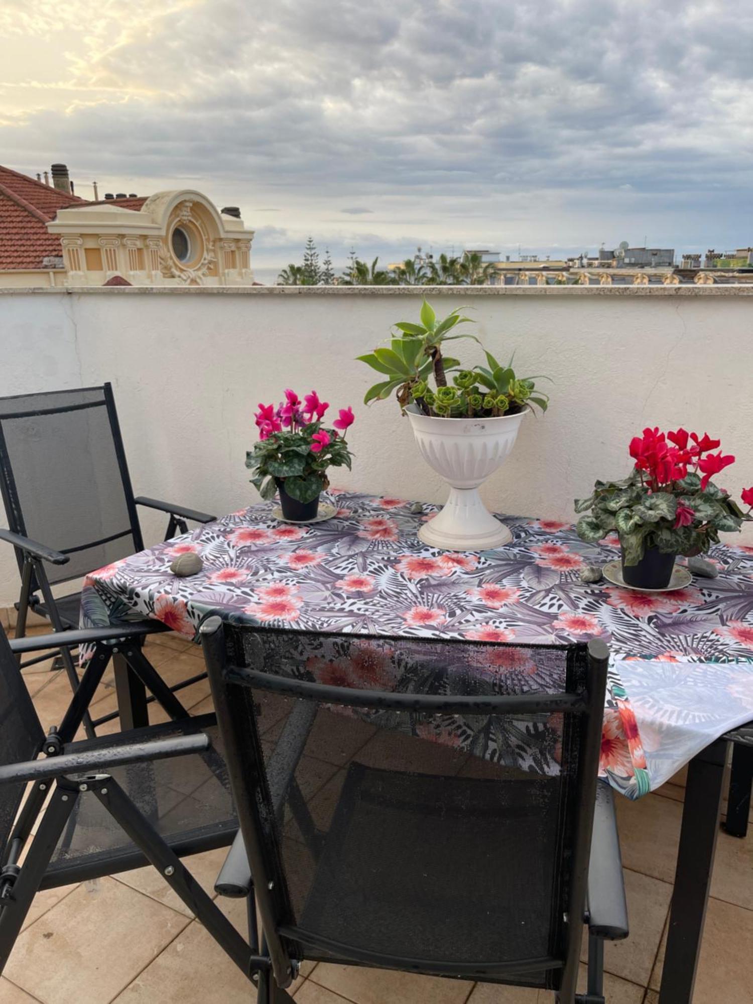 Penthouse Three Bedrooms 산레모 외부 사진